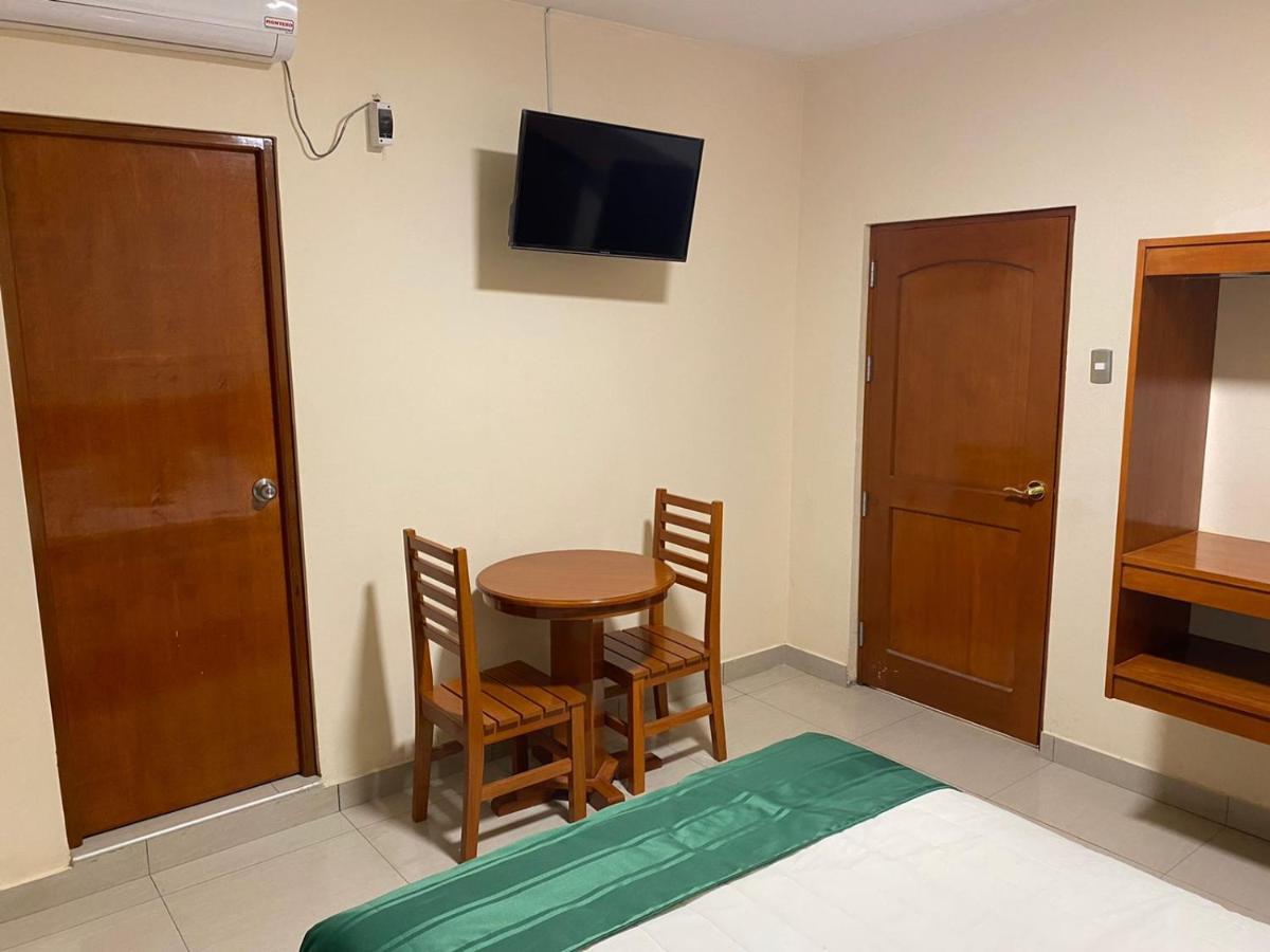 Tariri Hotel Pucallpa Exteriör bild